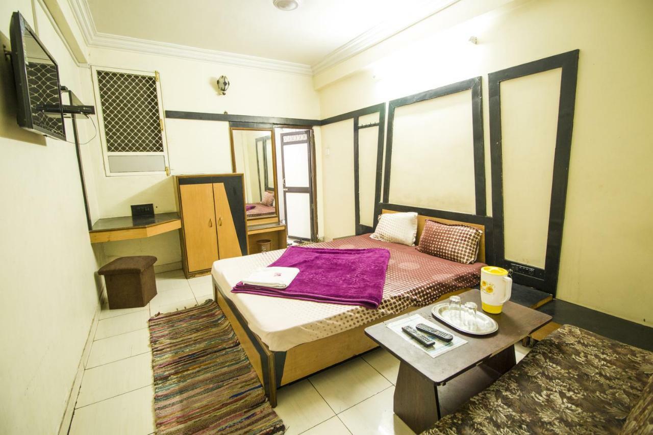 Hotel Gujarat Palace Ujjain Exterior foto